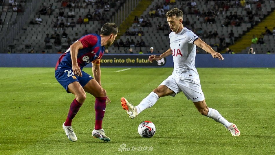 会中的突出 会中的突出