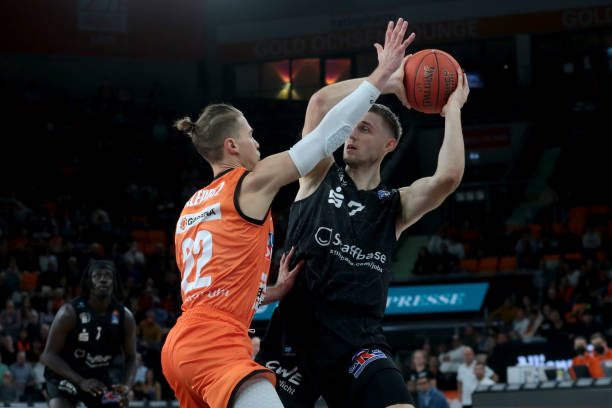 他以场均2 他以场均2