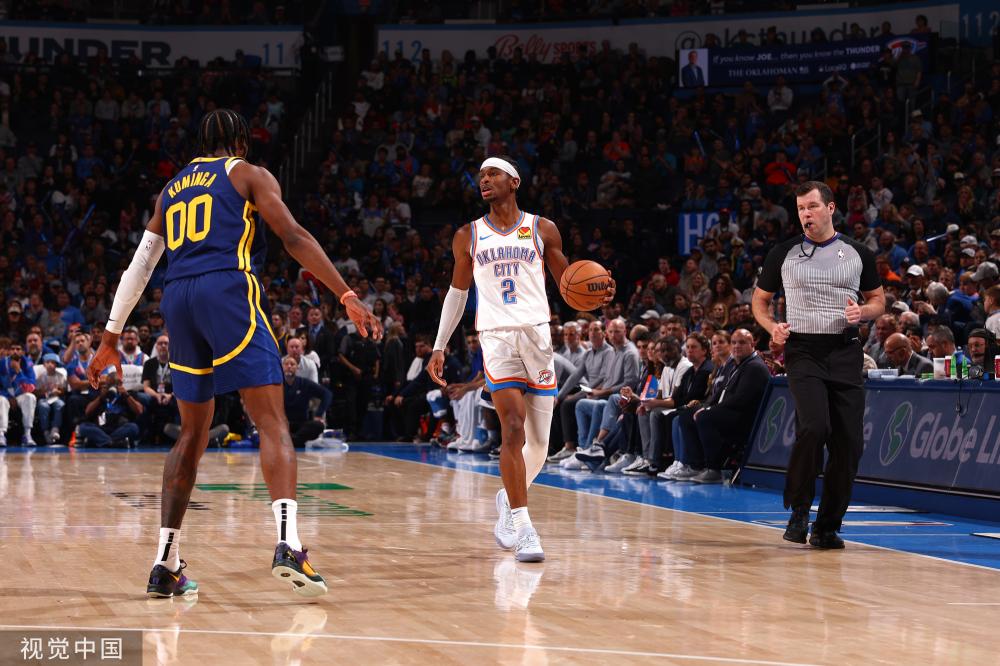 面对记者们 面对记者们