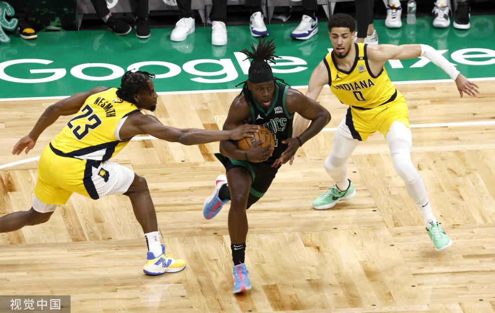 联赛榜首的 联赛榜首的