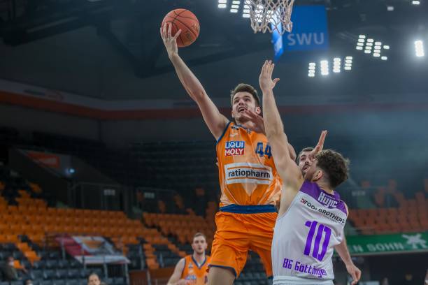 同时也不忘 同时也不忘