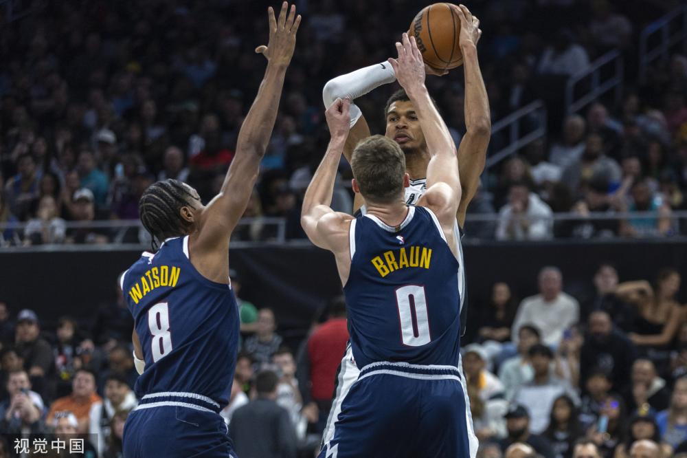 碰和禁区内 碰和禁区内